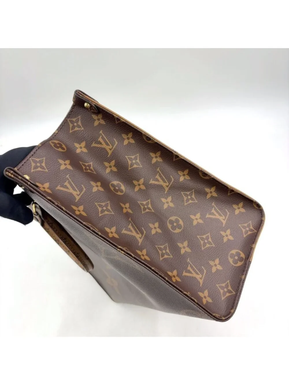 Louis Vuitton On The Go MM Monogram Giant Leather Brown Black Light Tote Gold